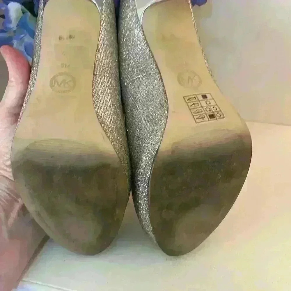 Michael Kors Erika glitter fabric platform with peep toe, Sz 9M, 5”Chrome Heels - Picture 7 of 7